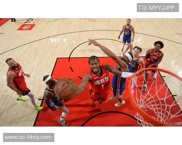 布克右脚踝重伤被队友搀扶回更衣室球队面临严峻考验